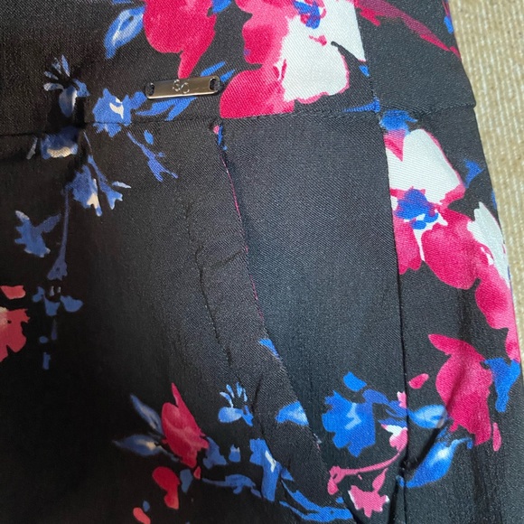 RC&Co Black and Floral Stretch Double Layer Tummy Control Skort (Size 10) - Picture 3 of 6